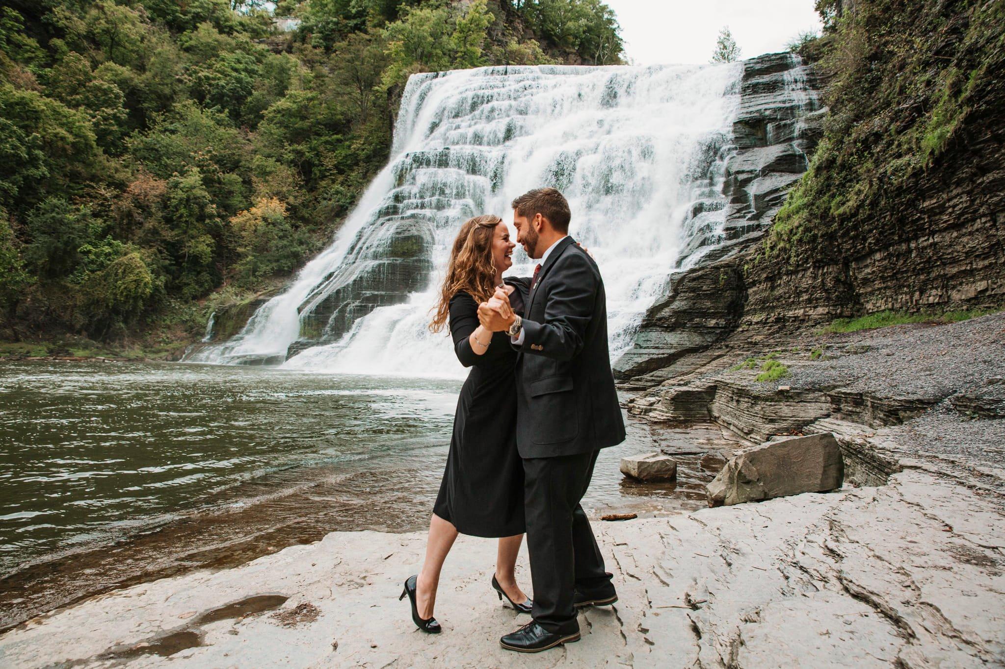 The Wedding Website of Rebecca Burns and Joshua Donescoss