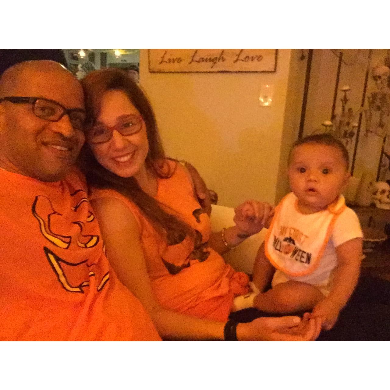 Our first Halloween as 3. Nosso primeiro Halloween com Jorginho.
Primer Halloween con nuestro Hijito