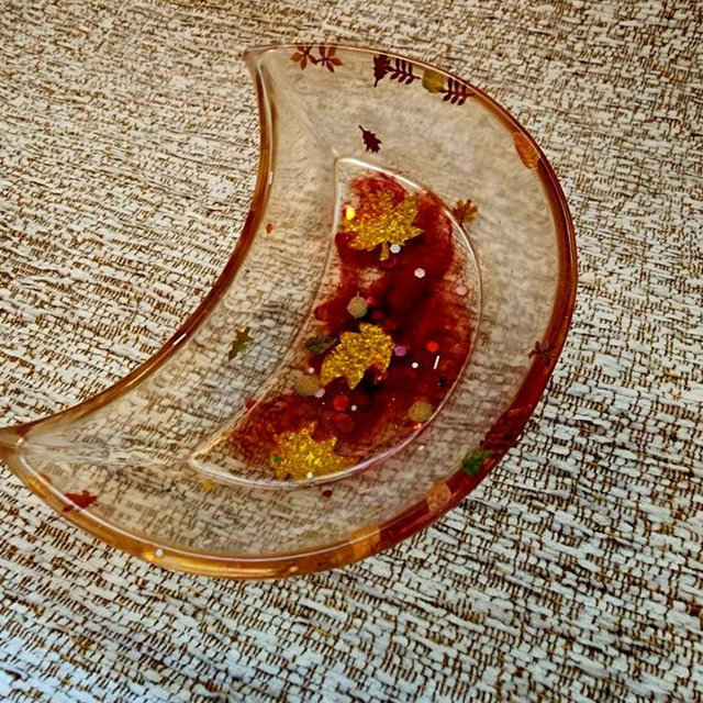 Multiple Design Half Moon Soap Dish