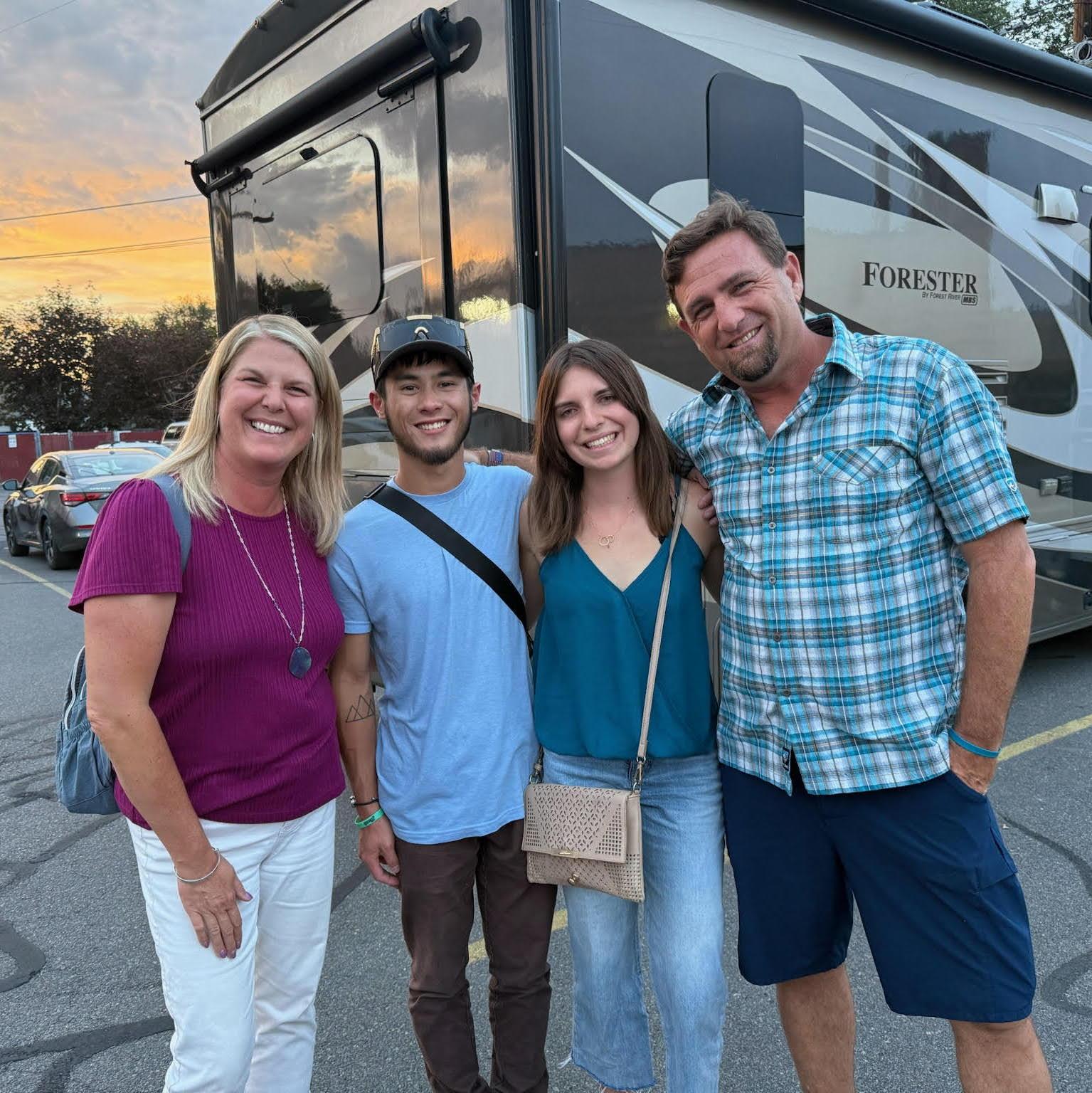 Bree's parents saying goodbye after moving her to Utah