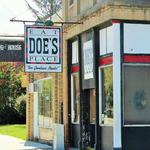 Doe's Eat Place