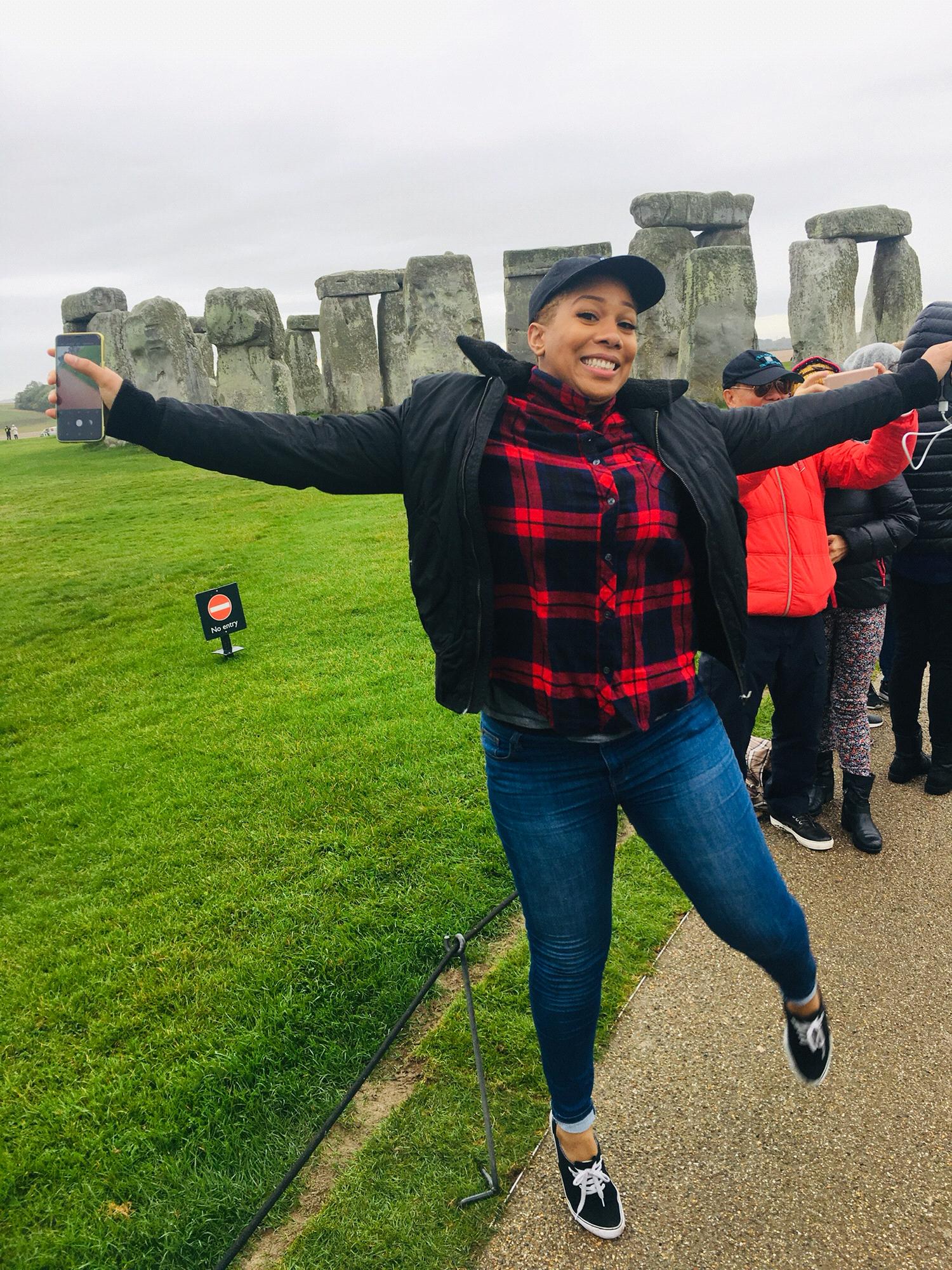 A special thanks to our good friend Carolina for sending us to Stonehenge ♥️