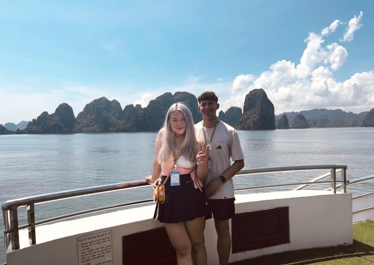 📍Hạ Long Bay, VN. One of the new seven wonders of the world (???) we both loved the sights and experiences that this trip provided. (Aug 2022)