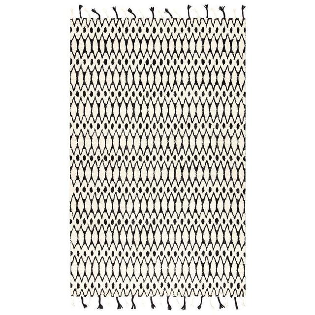 Raquel Rug , 2' x 3', White/Black