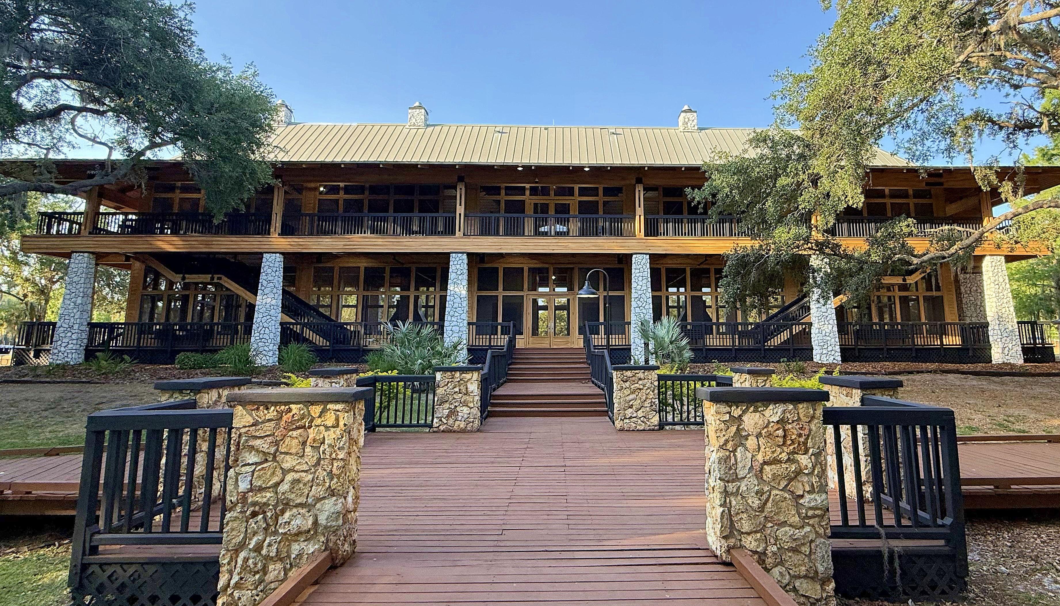 The Wedding Website of Tiffany Soyer and Alexander Soyer