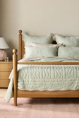 Iluka Cotton Solid Floral Edge Quilt