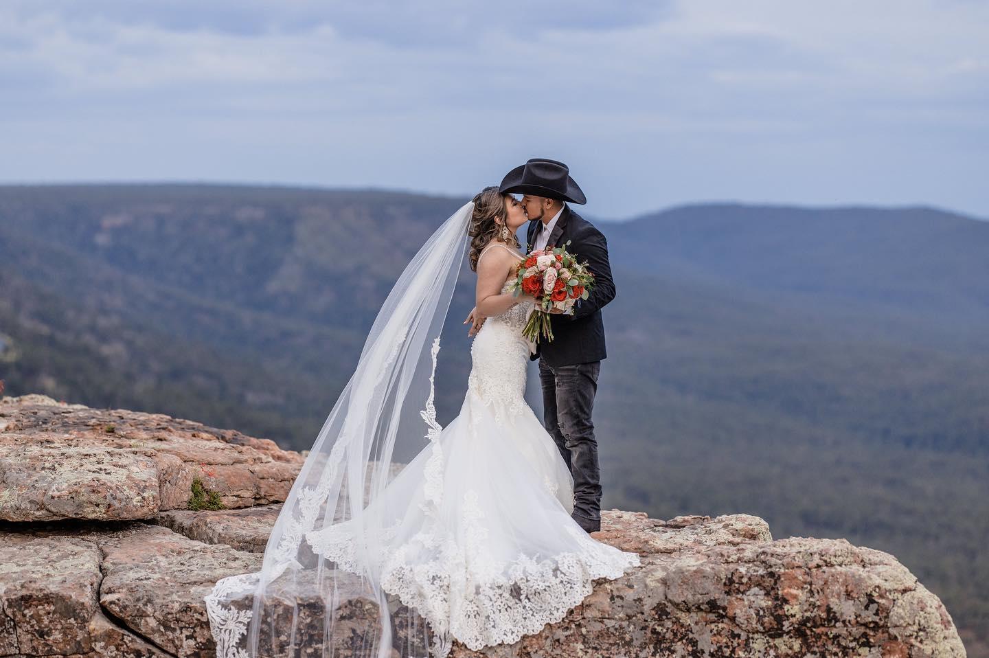The Wedding Website of Yazmin Chavez and Jose Aguilar