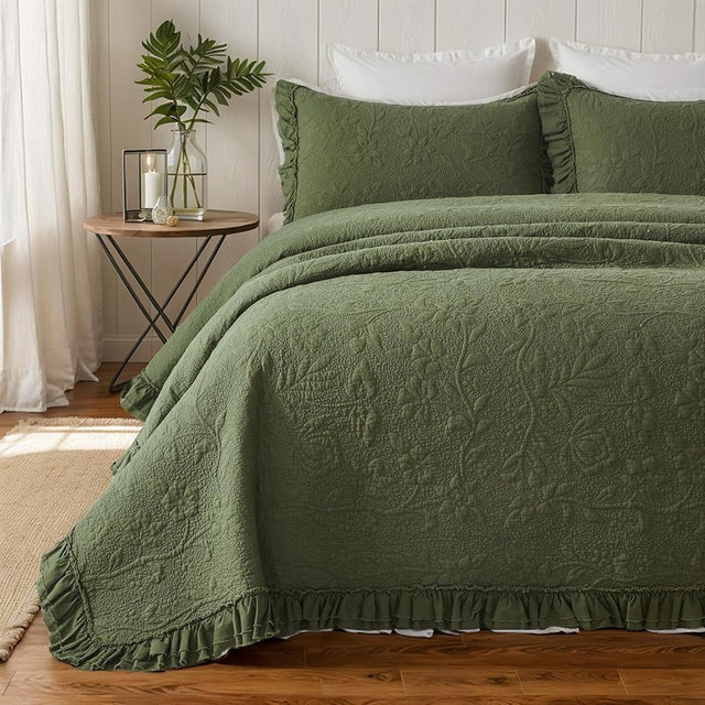 Brandream Quilt Set King Size Cotton Floral and Vines Matelasse Bedding Lightweight Ruffled Quilt Set 3-Piece Olive Green