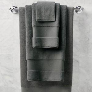 Frontgate Resort Collection Bath Towels in GRAPHITE