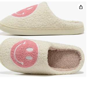 Retro Fuzzy Face Slippers for Women Men, Retro Soft Fluffy Warm Home Non-Slip Couple Style Casual Smile Face Slippers Indoor Outdoor Anti-Skid Warm Cozy Foam Slide Fuzzy Slides with Soft Memory Foam Shoes