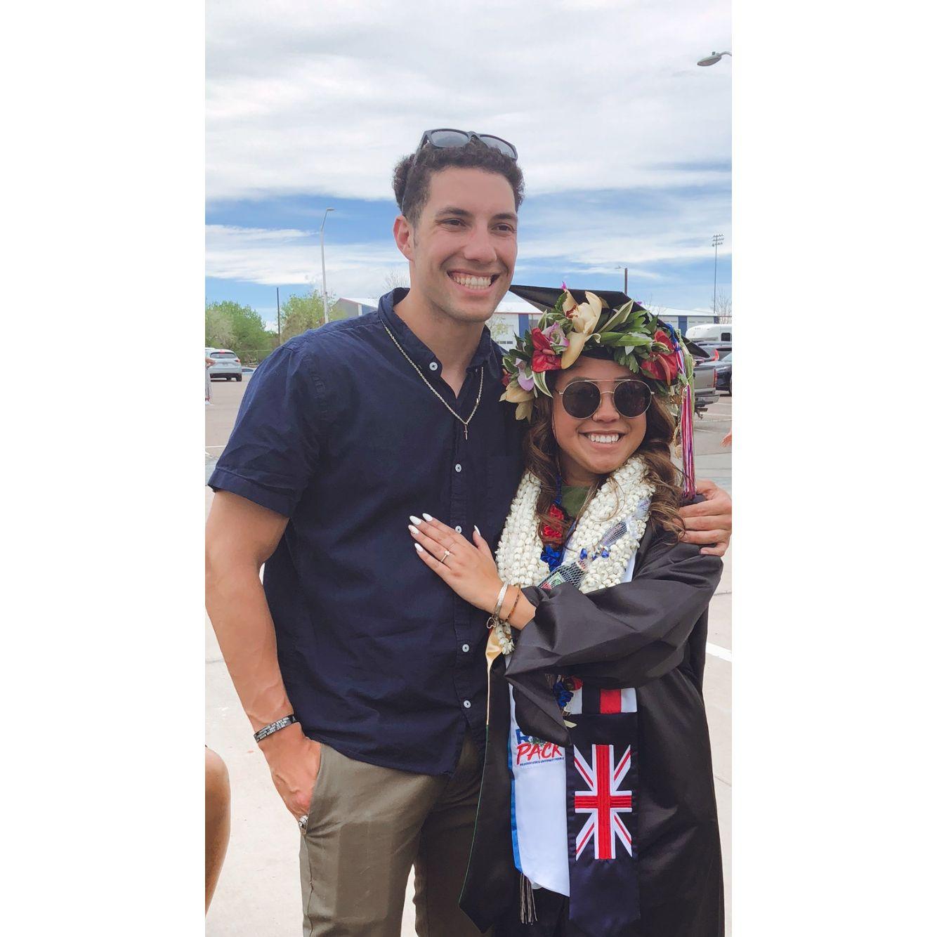 The proposal at Makanalaniʻs college graduation