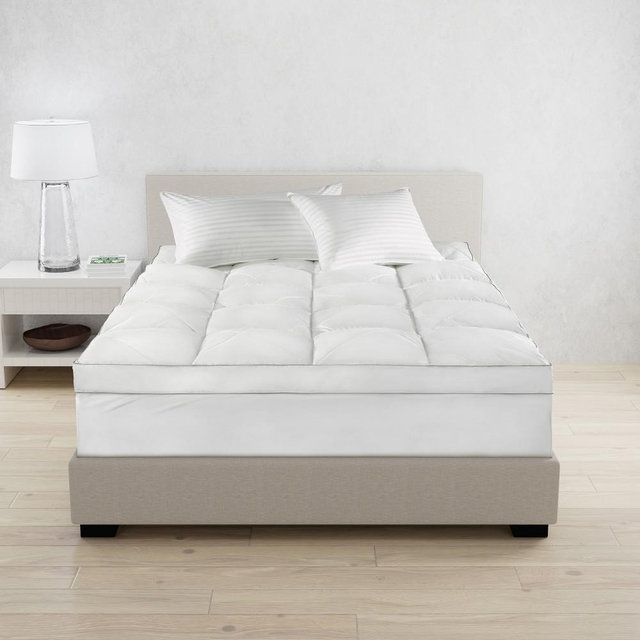 Luxury Diamond Quilted Mattress Topper With Skirt, Queen
