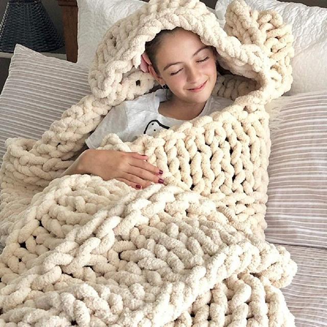Chunky Knit Throw Blanket Soft Cozy Chenille Casual Handwoven Blanket for Bed Sofa Chair Home Decor (Beige, 50" × 63")