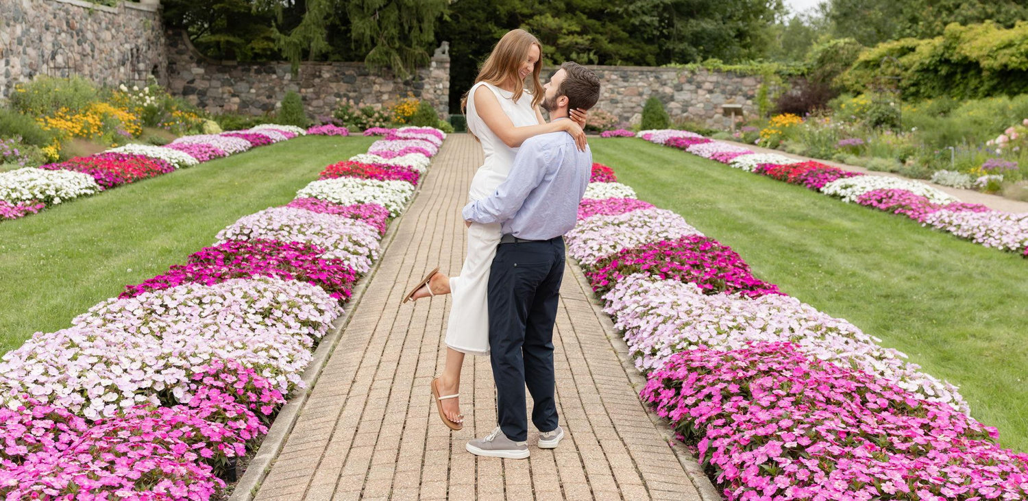 The Wedding Website of Hannah Joslin and Connor Bomya