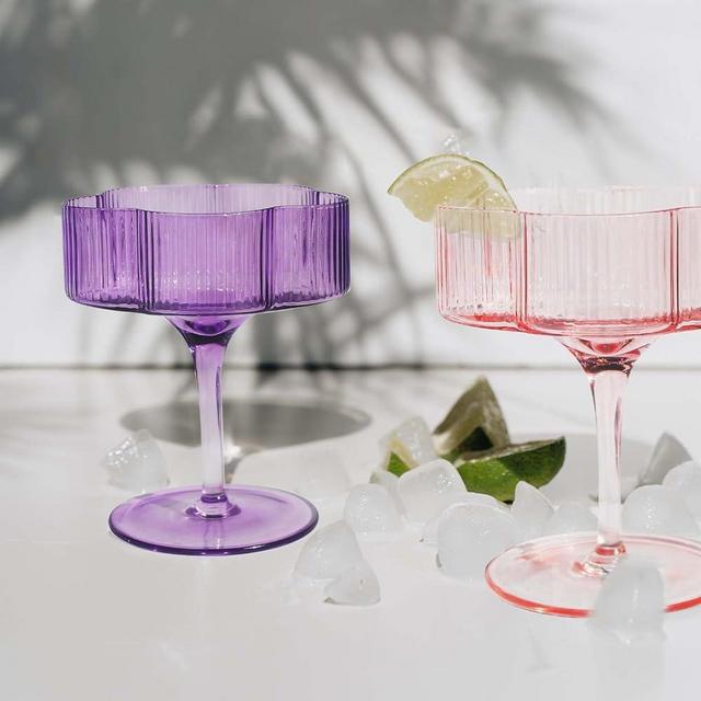 whatAmug Set of 2 Martini Glasses, Colorful Cocktail Glasses with Vintage Stem Design, Ribbed Champagne Coupe Glass Set for Margarita, Tequila-Based Drinks, Gift Idea for Glassware Collectors