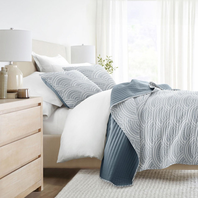 Luxury Lightweight Reversible Quilted Coverlet Set - Becky Cameron , Scallop / Dusk Blue, King/California King
