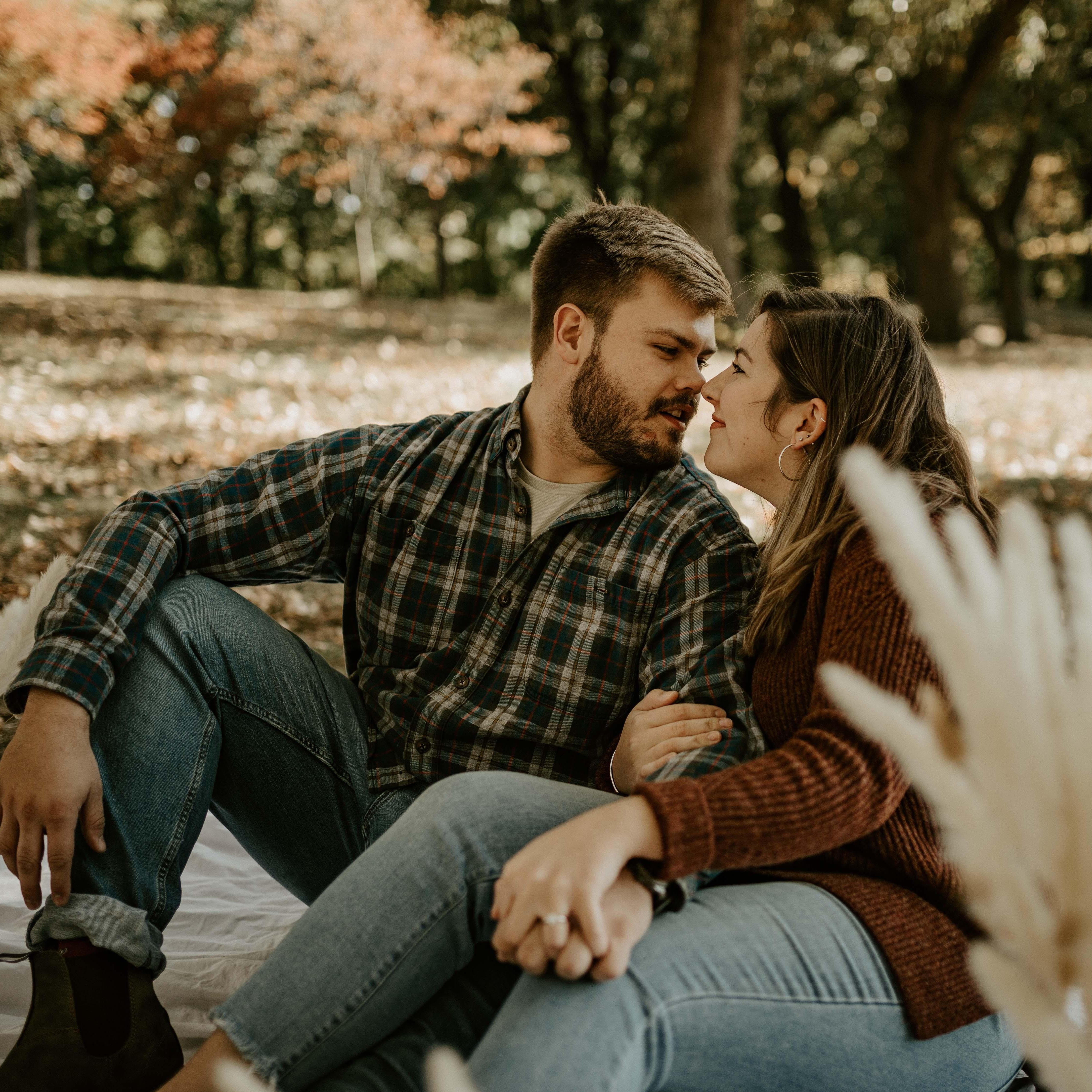 ENGAGEMENT PICTURES BY TAYLOR SIMON