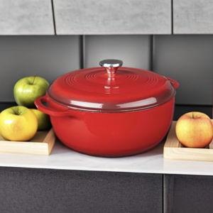 Lodge 7.5 Quart Enameled Cast Iron Dutch Oven with Lid
