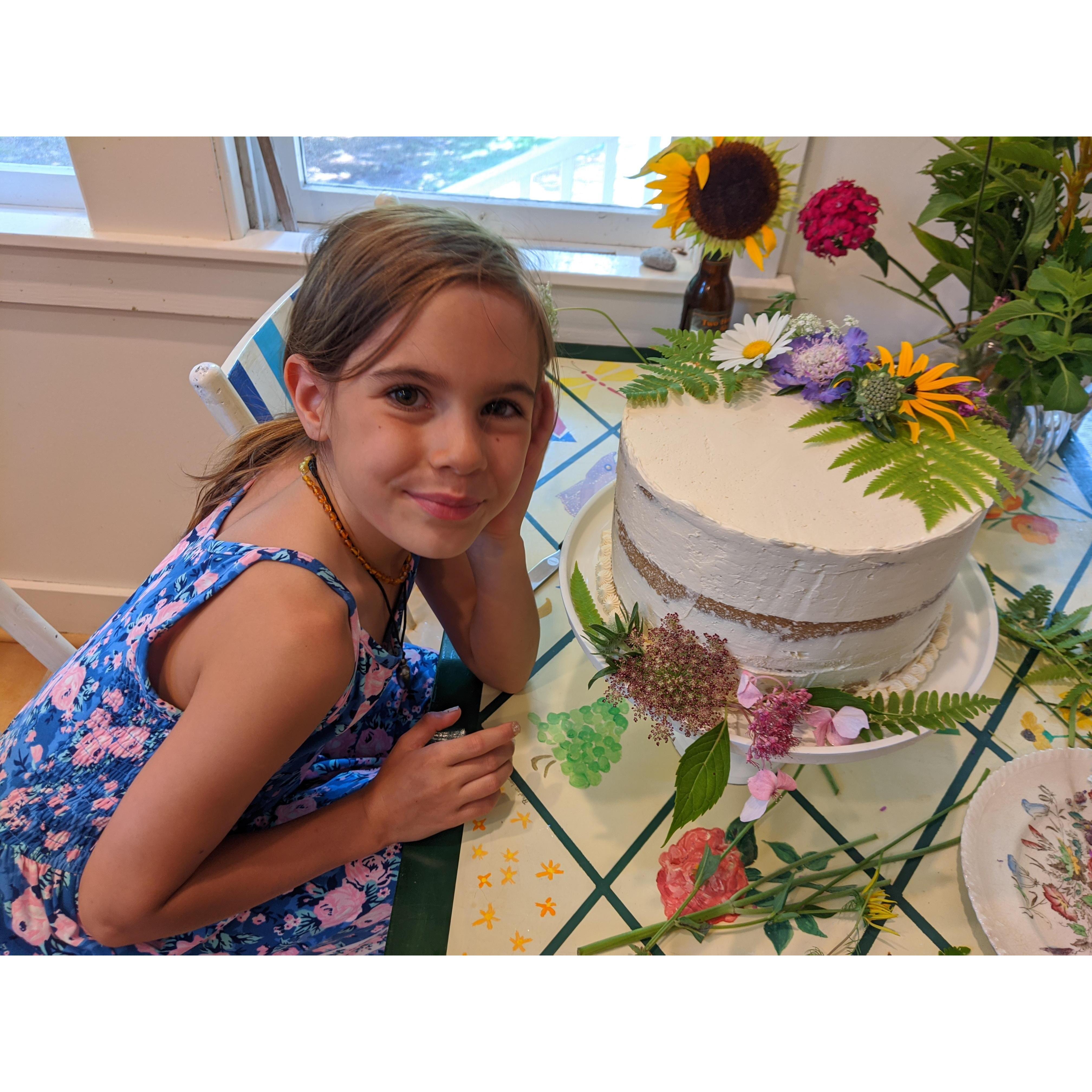 Avi and Auntie Hopie made our amazing wedding cake that looked gorgeous and tased like a bite of heaven!!