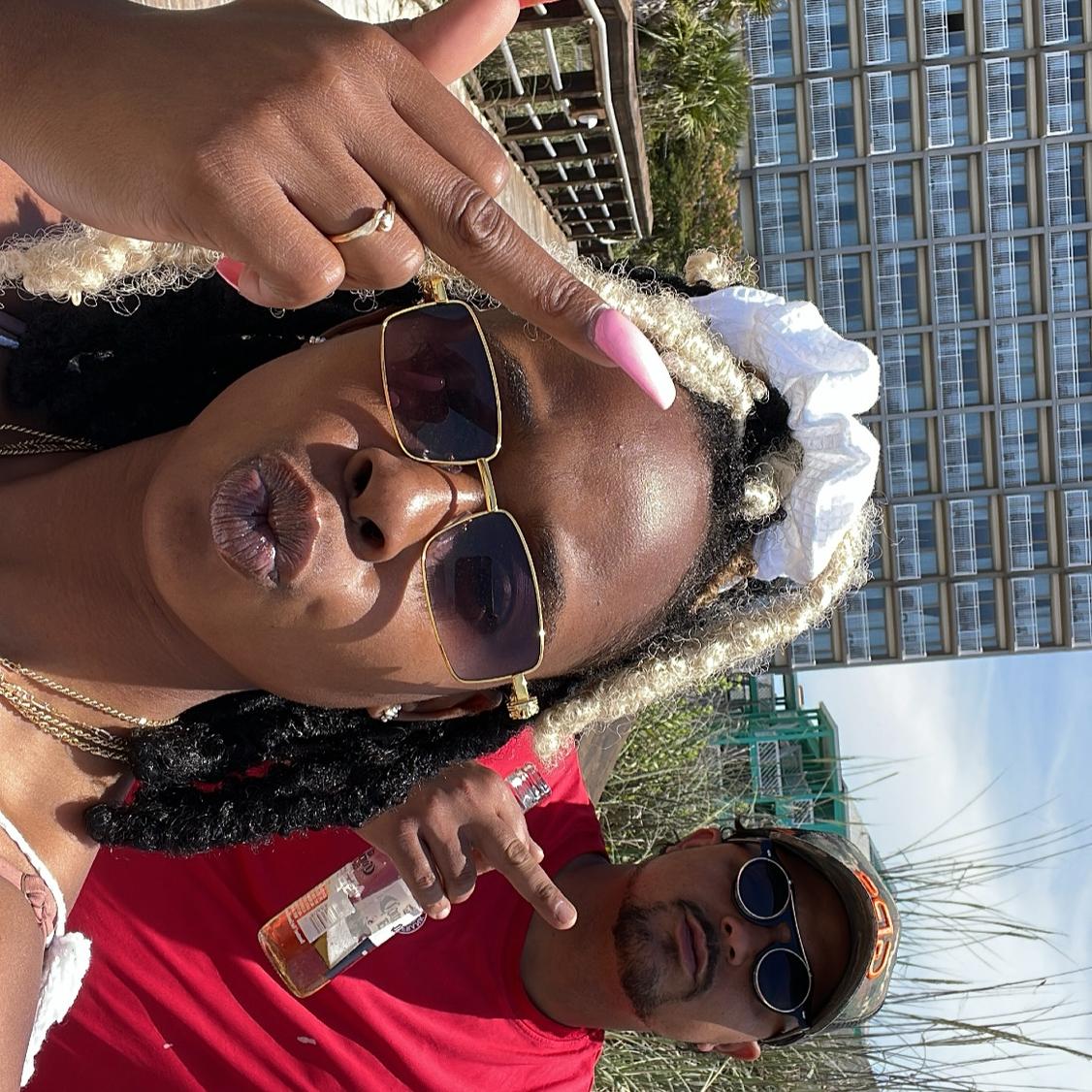 We are ALWAYS a vibe together !