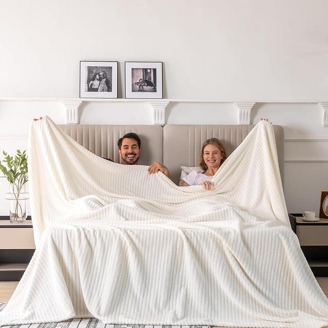 Serenhom 120x120 Inch Huge 10'x10' Extra Large Soft Cozy Fleece Blanket, Giant Seamless Oversized King California King Blanket Olive-Shaped Jacquard Pattern for Sofa, Family, Travel - Ivory White