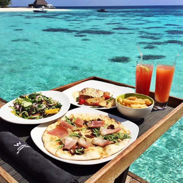 Beachside Lunch