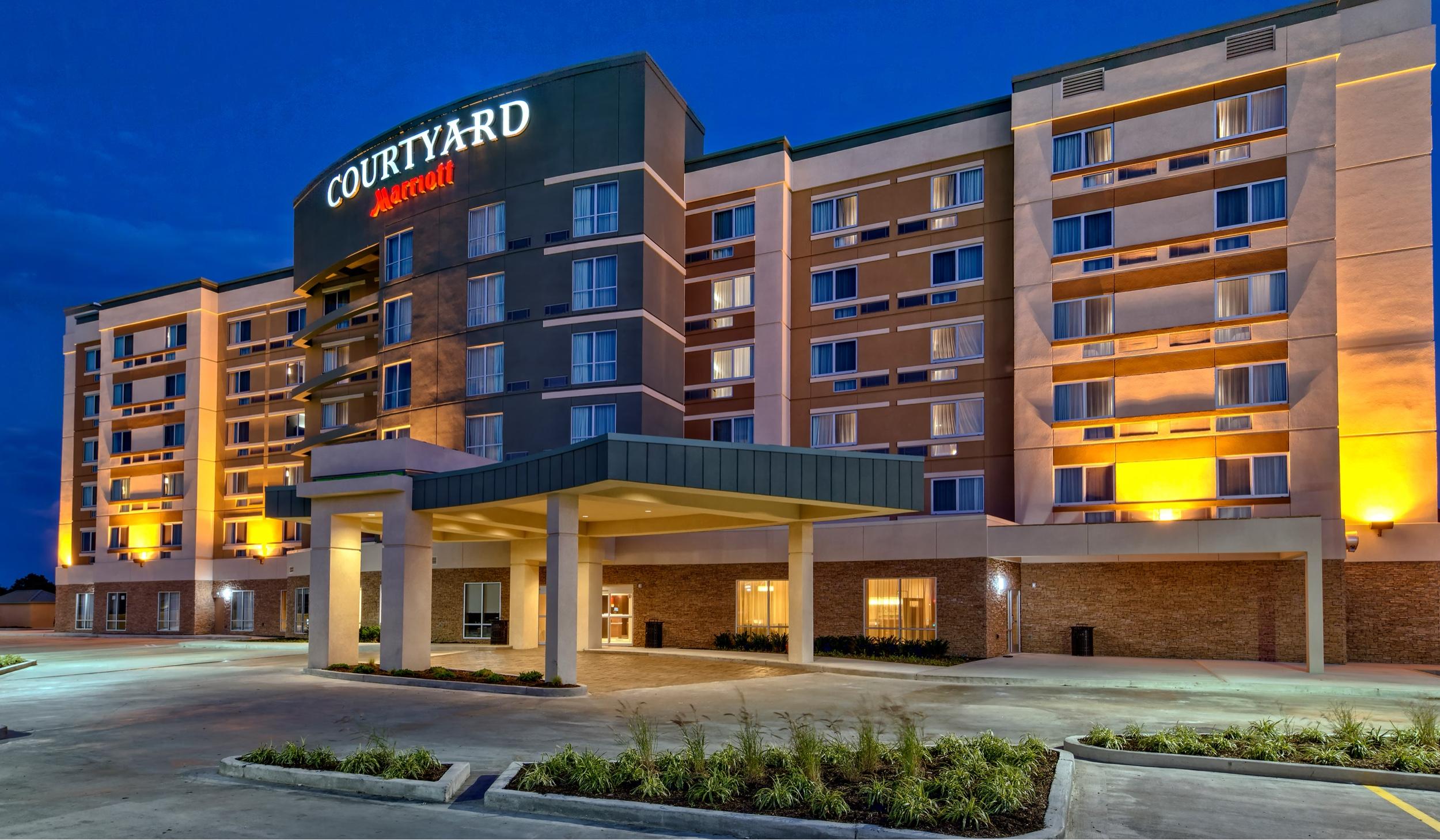 The Wedding Website of Lauren Segars and Sean Lloyd Jr.