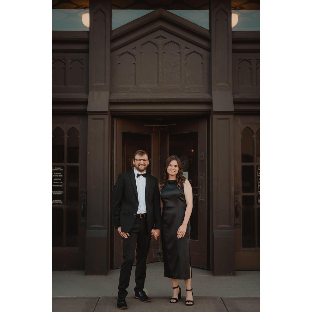 Carrie Jones and Ben Taylor's Wedding Website, image size:1000x1000