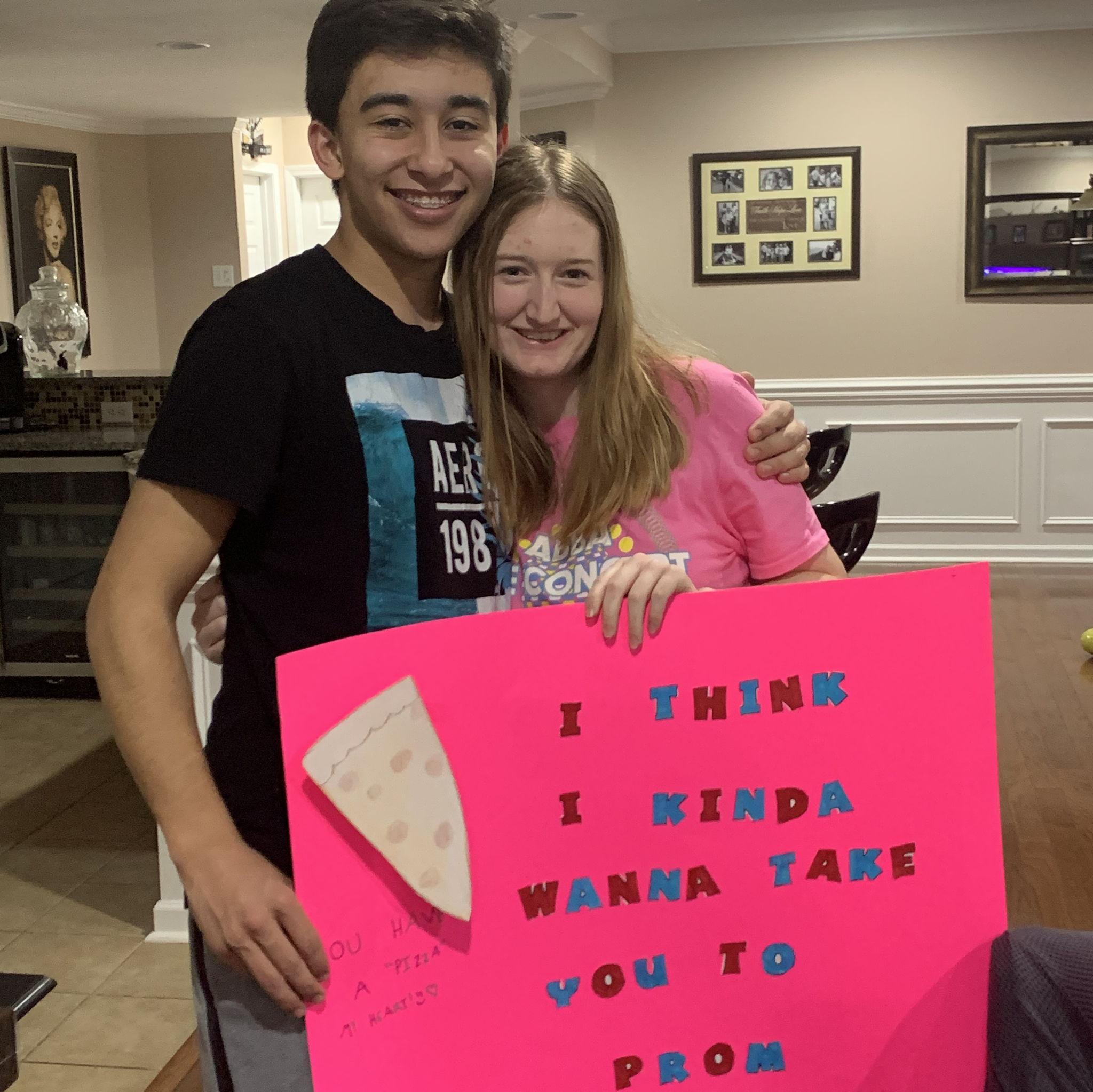 1st promposal...yes she asked him