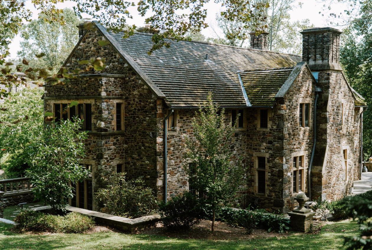 The Wedding Website of Claire Pelura and Spencer Wildonger