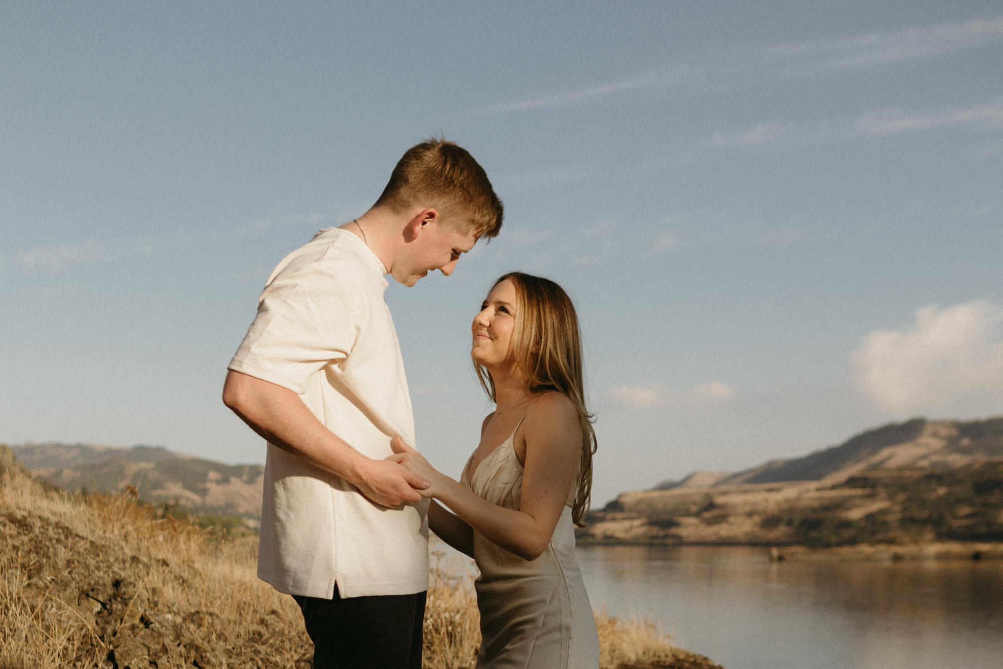 Engagement Photoshoot in Hood River, OR!