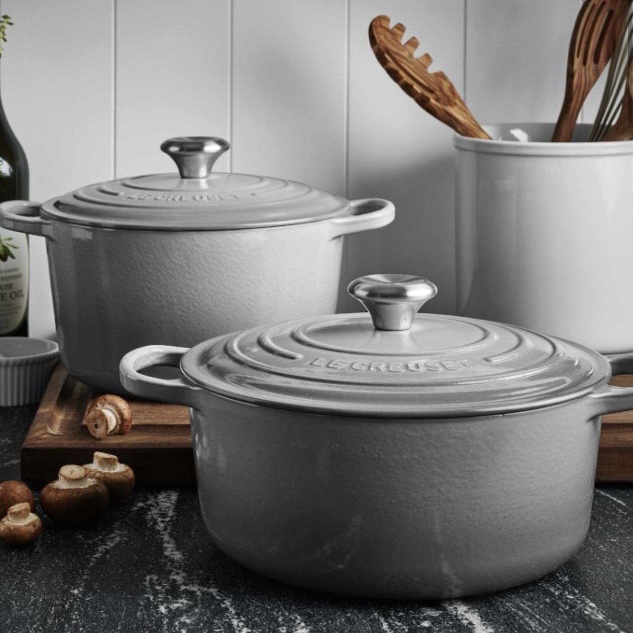 Le Creuset Signature Enameled Cast Iron Round Dutch Oven
