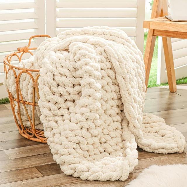 Bigacogo Chunky Knit Blanket Throw 40"x60", 100% Hand Knitted Chenille Throw Blanket, Soft Thick Yarn Cable Knit Blanket, Cute Rope Knot Crochet Throw Blankets for Couch Bed Sofa (Beige)