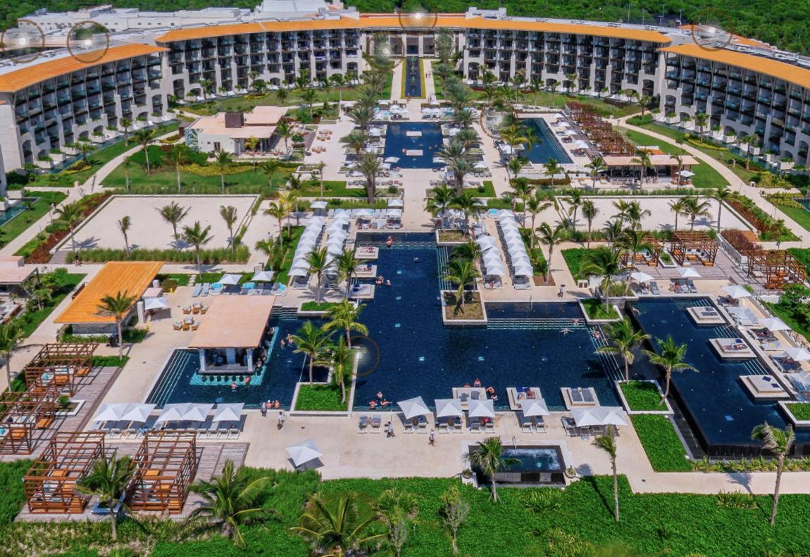 The Wedding Website of Laura Taylor and Ryan Eibner