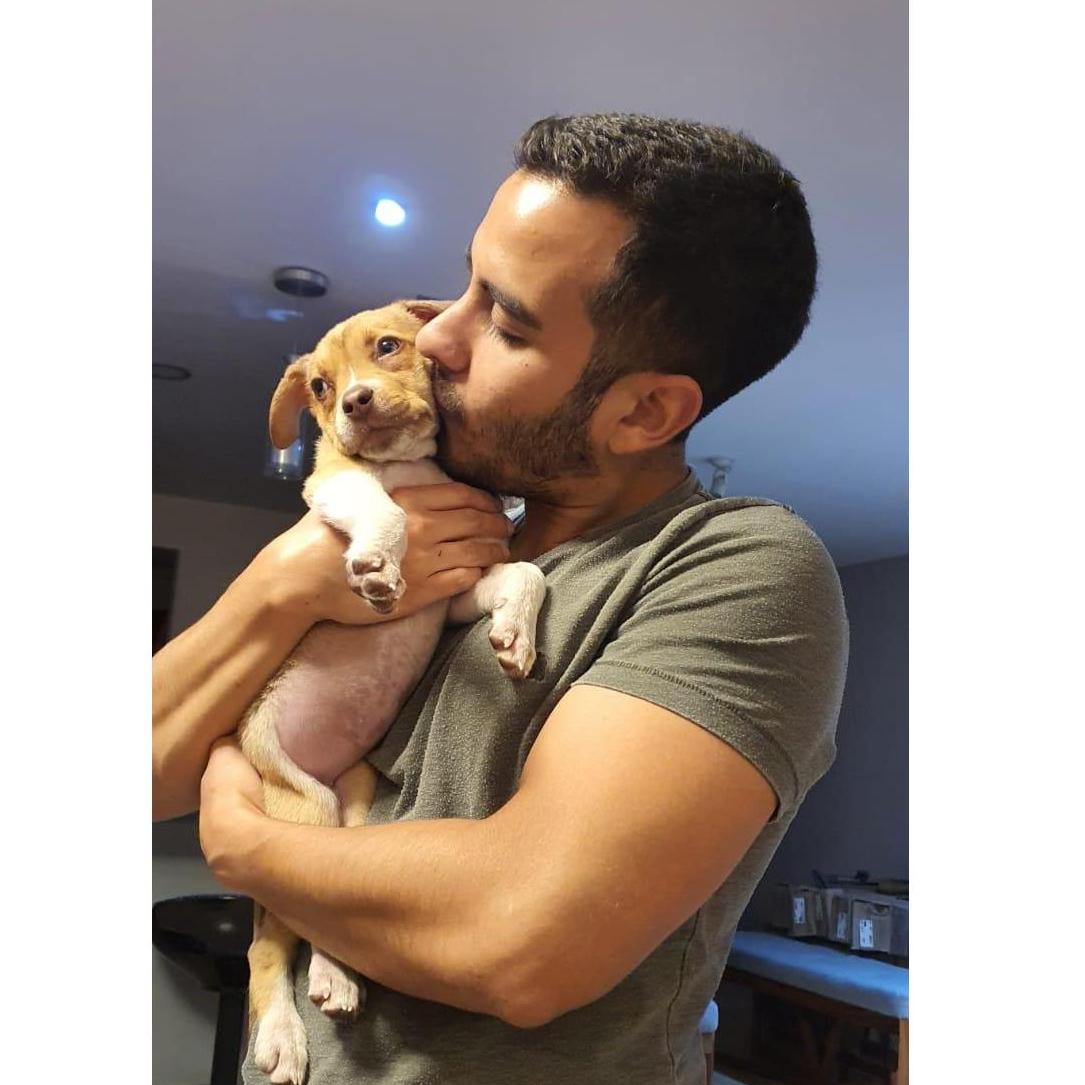 Roberto con el amor de su vida.
Roberto with the love of his life.