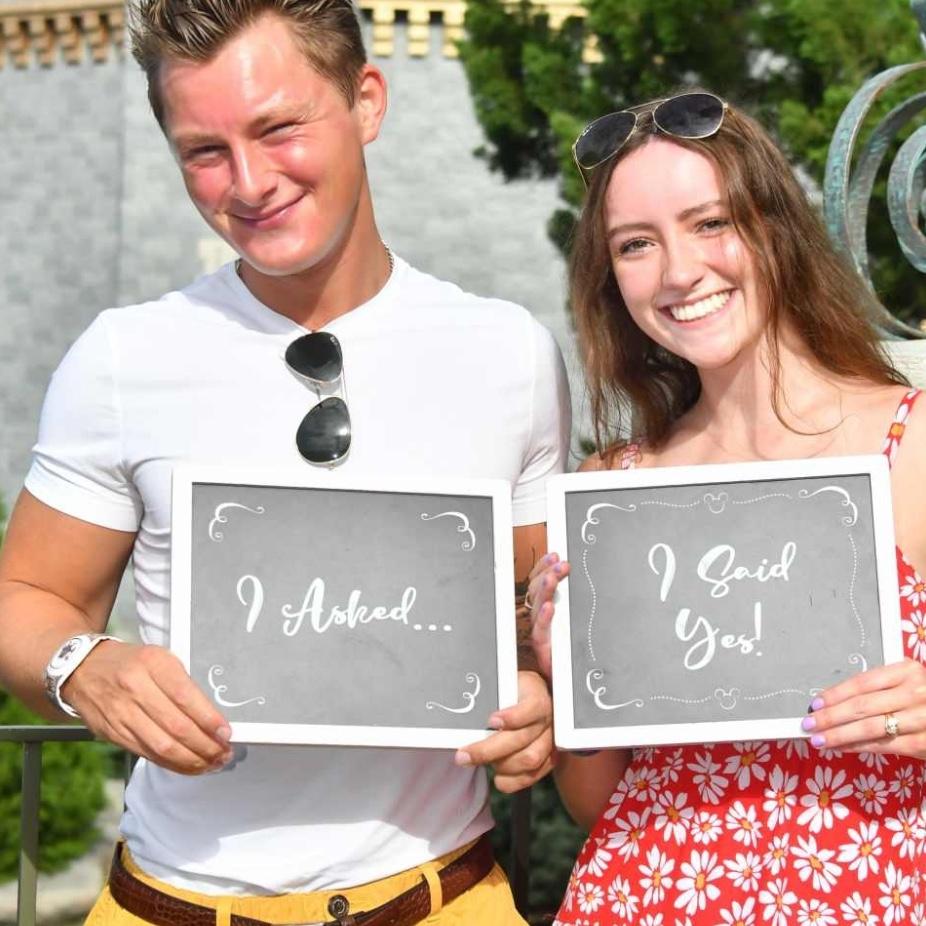👰‍♀️ 🤵‍♂️