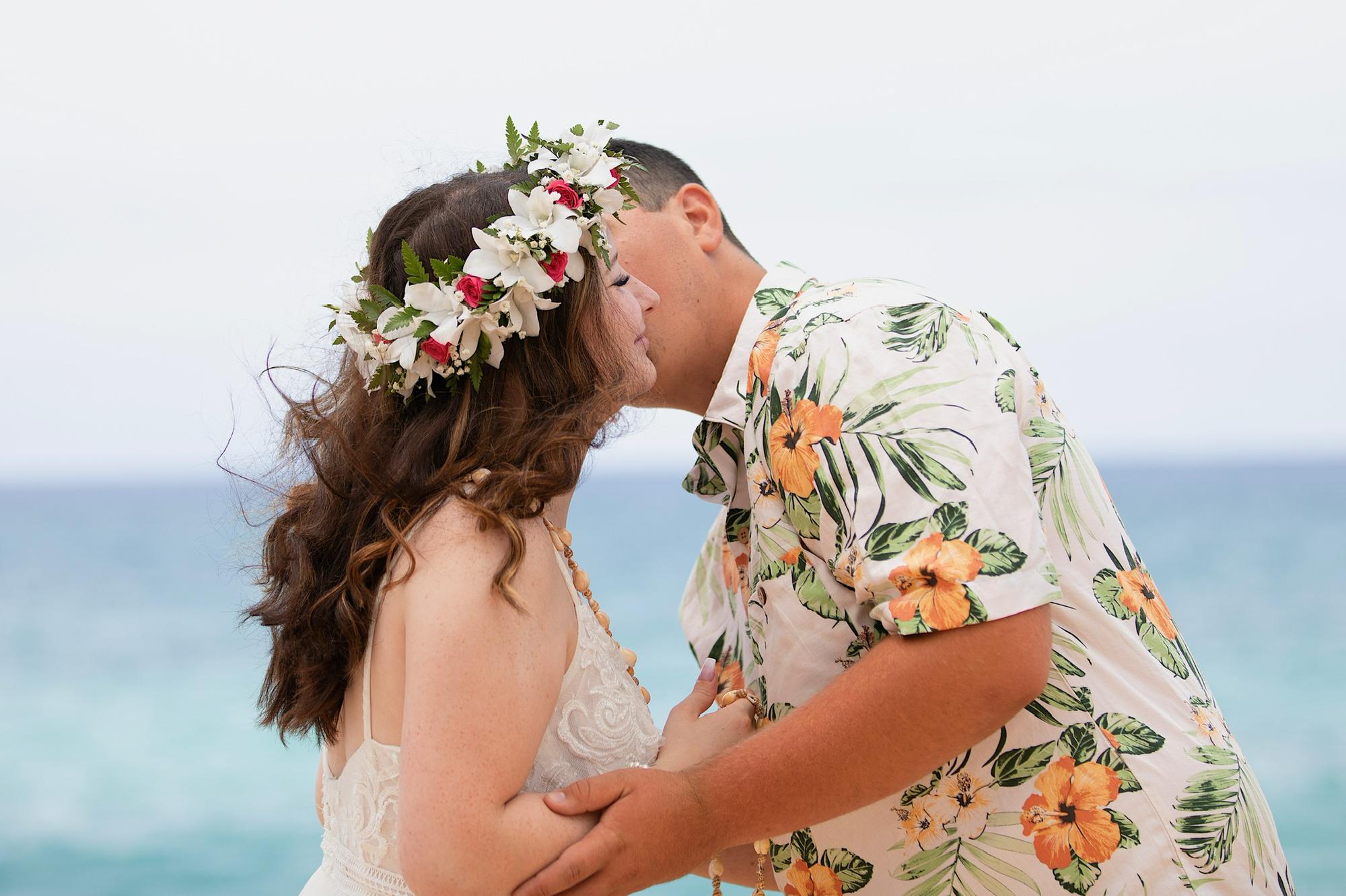Quick kiss from Dustin before the ceremony 2021