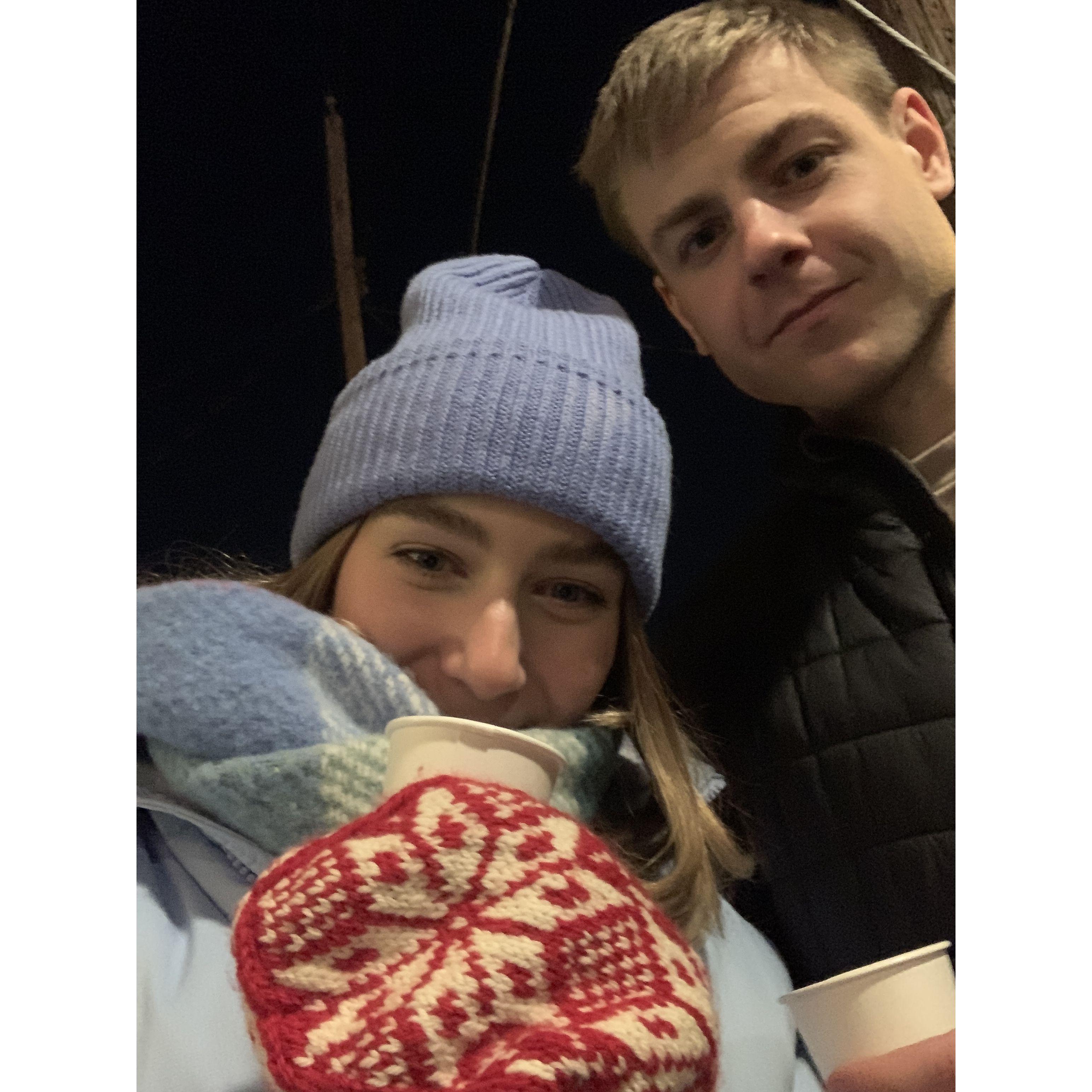Drinking our favorite spiced hot cocoa (we need the recipe pls Katzingers!! ;)) at German Village annual Village Lights