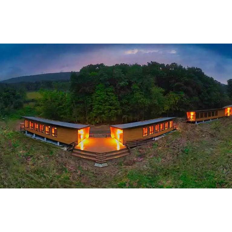 Cabins- 4 cabins that sleep up to 12 - 4 Queens, 8 Twins