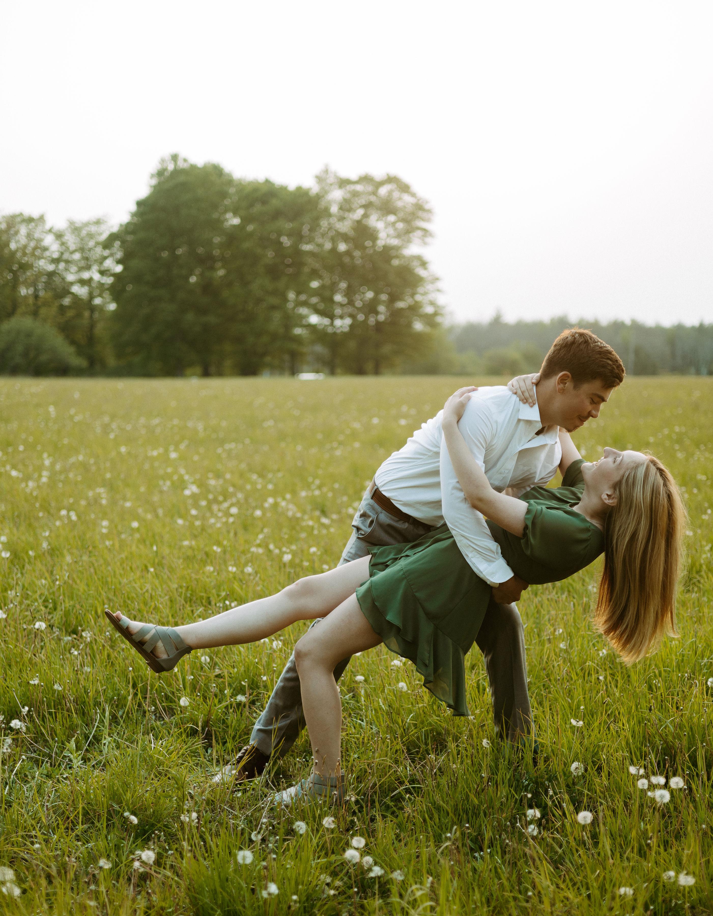 The Wedding Website of Aaron Tanner and Sarah Davis