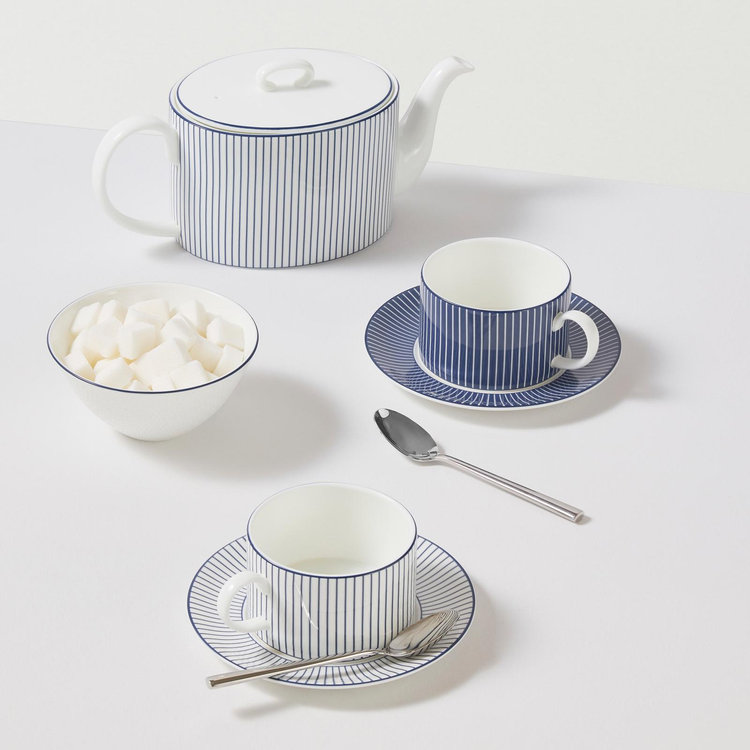 フランスアンティーク　ホーロー　ホワイト　スコップ　スクープ　ブルートリム　琺瑯 Wedgwood, Gio Blue Pinstripe Teacup & Saucer | Zola