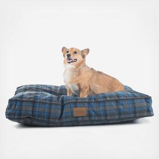 Crescent Lake Plaid Pet Bed