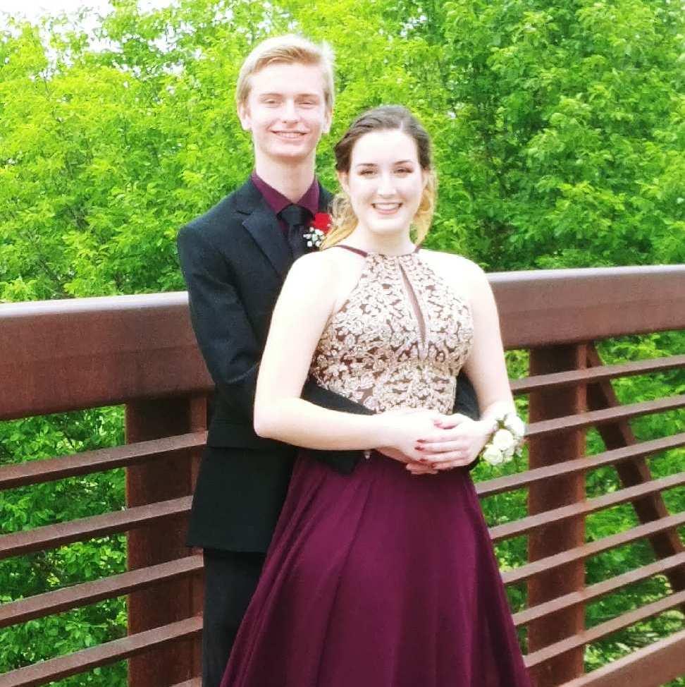 Jo's junior prom
