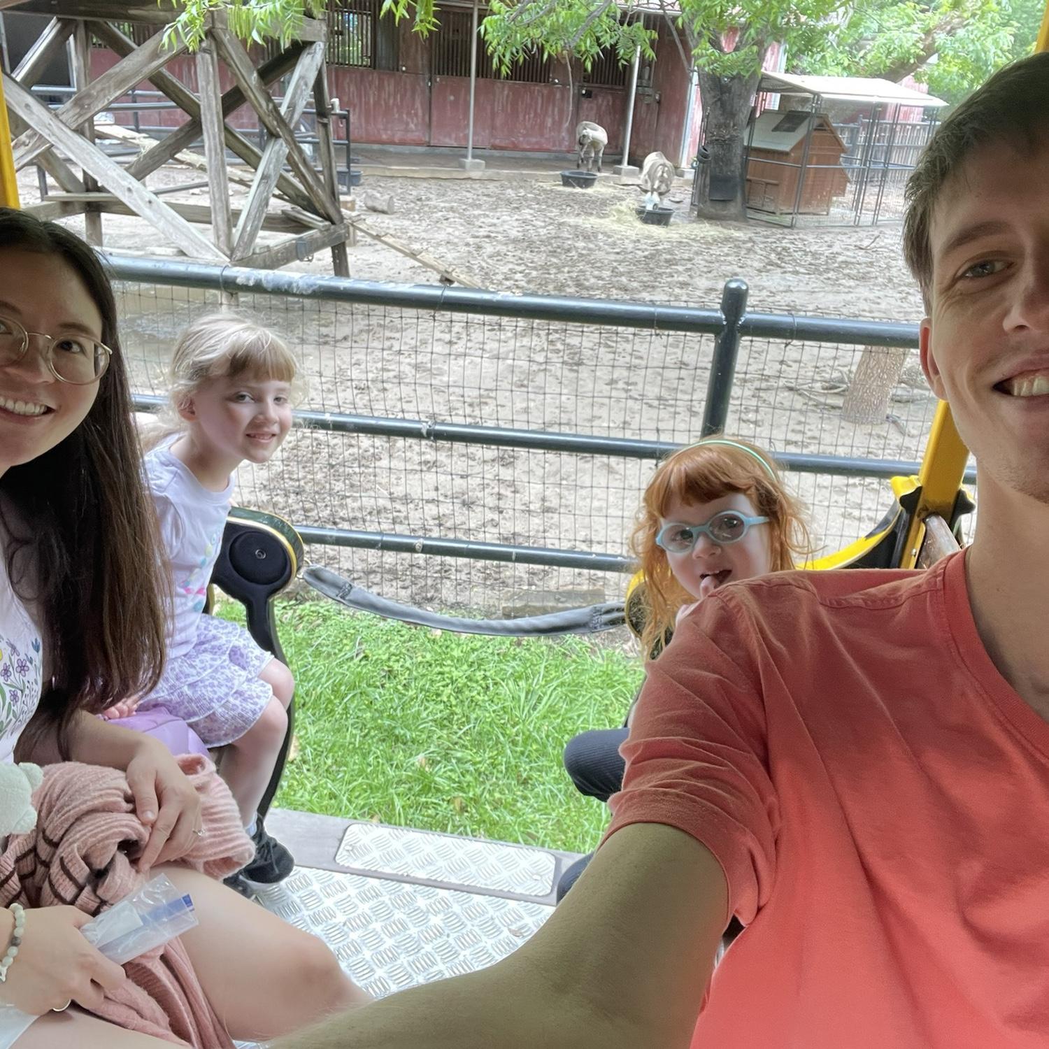 Benjamin and Nina took Dorothy and Abigail to zoo! They took the train together, it was fun for all of them!