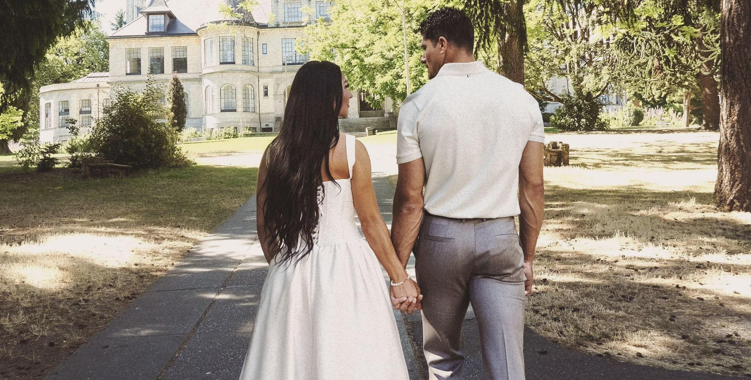 The Wedding Website of Shelby Houghton and Gino Thompson