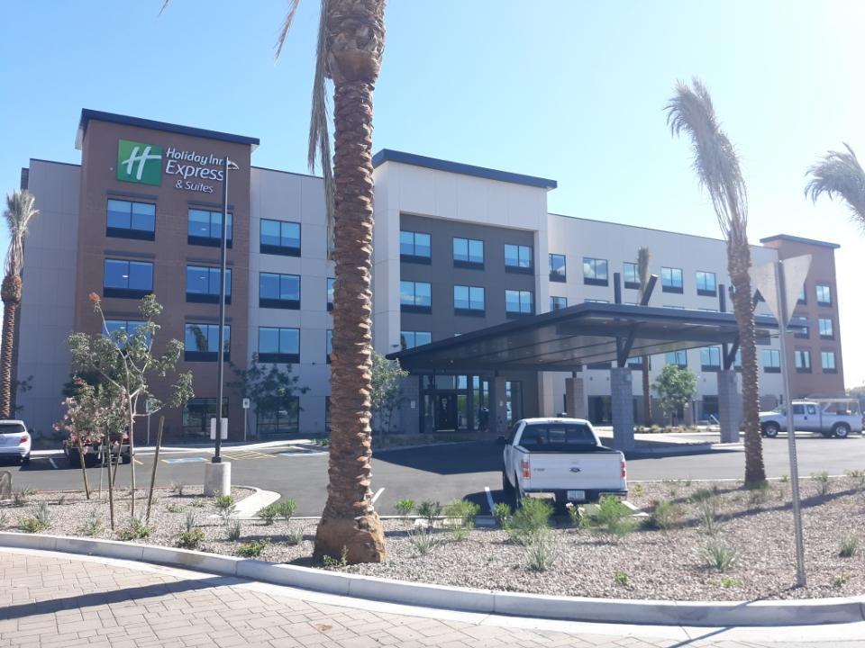 The Wedding Website of Porscher Pena and Elijah Black