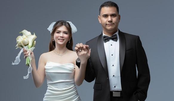 The Wedding Website of Angie H and Jesse Z