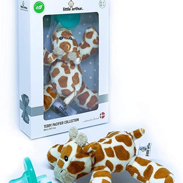Little Arthur™ Newborn Baby Plush Pacifier, Giraffe | Perfect Baby Shower Gift | Removable Dummy | 0-6 Months | Medical Grade Silicone | Respects Teeth Development, Stimulates Motor & Sensory Skills