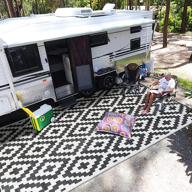 SAND MINE Reversible Mats, Plastic Straw Rug, Modern Area Rug, Large Floor Mat and Rug for Outdoors, RV, Patio, Backyard, Deck, Picnic, Beach, Trailer, Camping (9' x 12', Black & White Lattice)