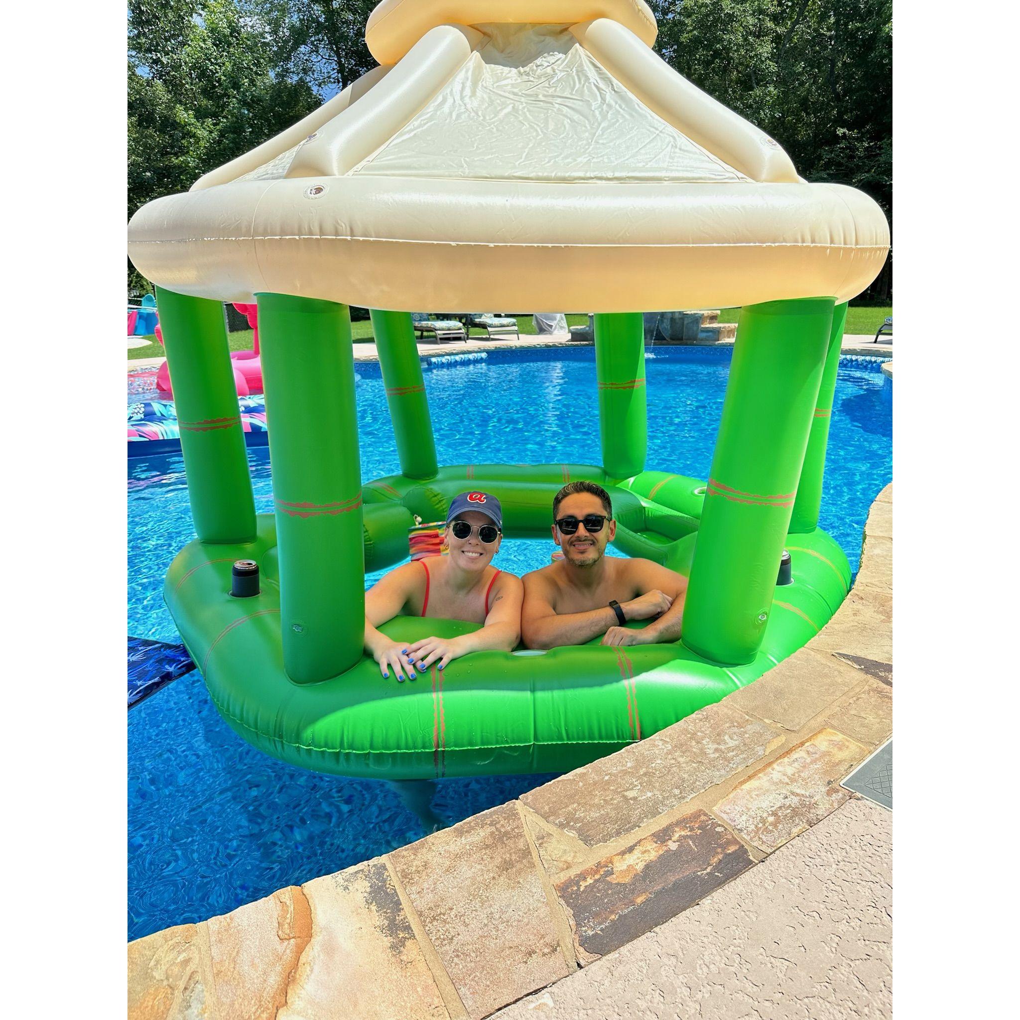 A day at Aunt Connie's pool in Georgia!